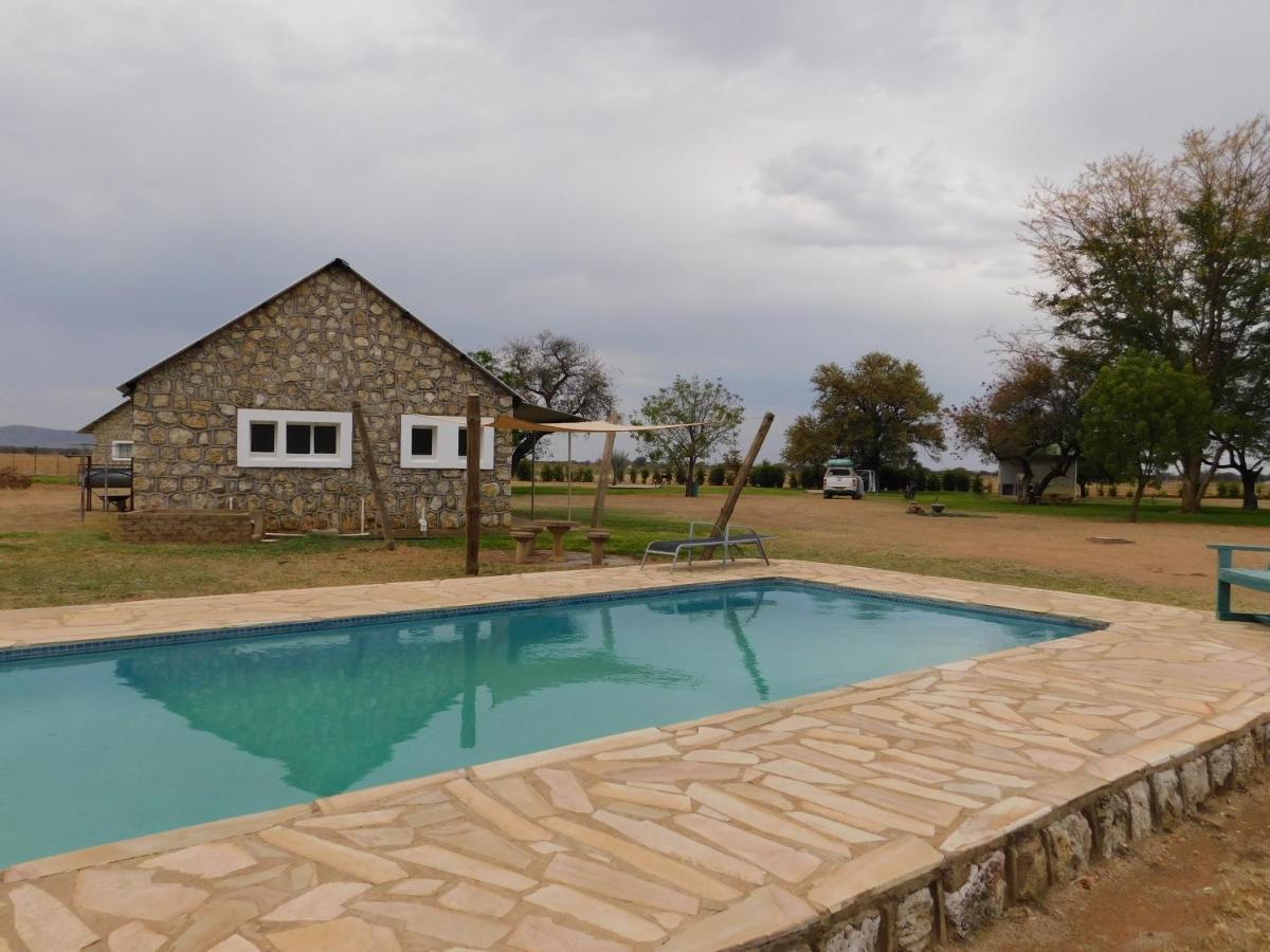 Hotel Meteorite Rest Camp Grootfontein Exteriér fotografie
